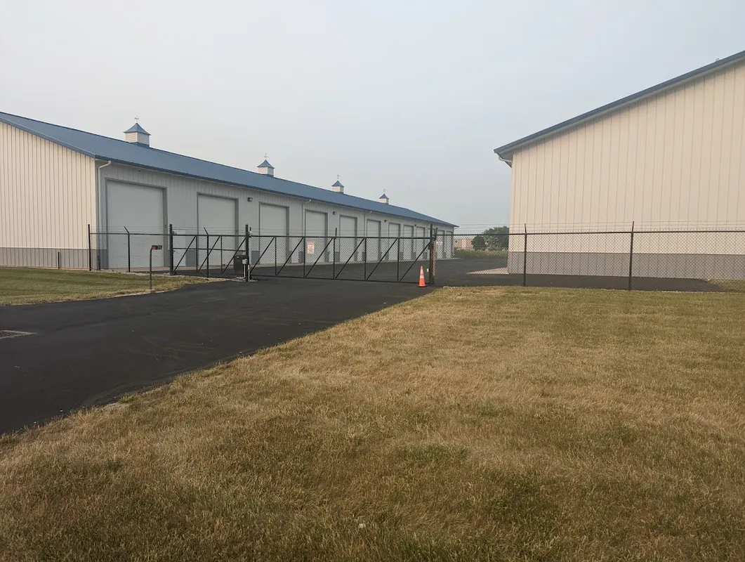 Airport Deluxe Indoor RV Storage - Car storage facility in Dayton, OH